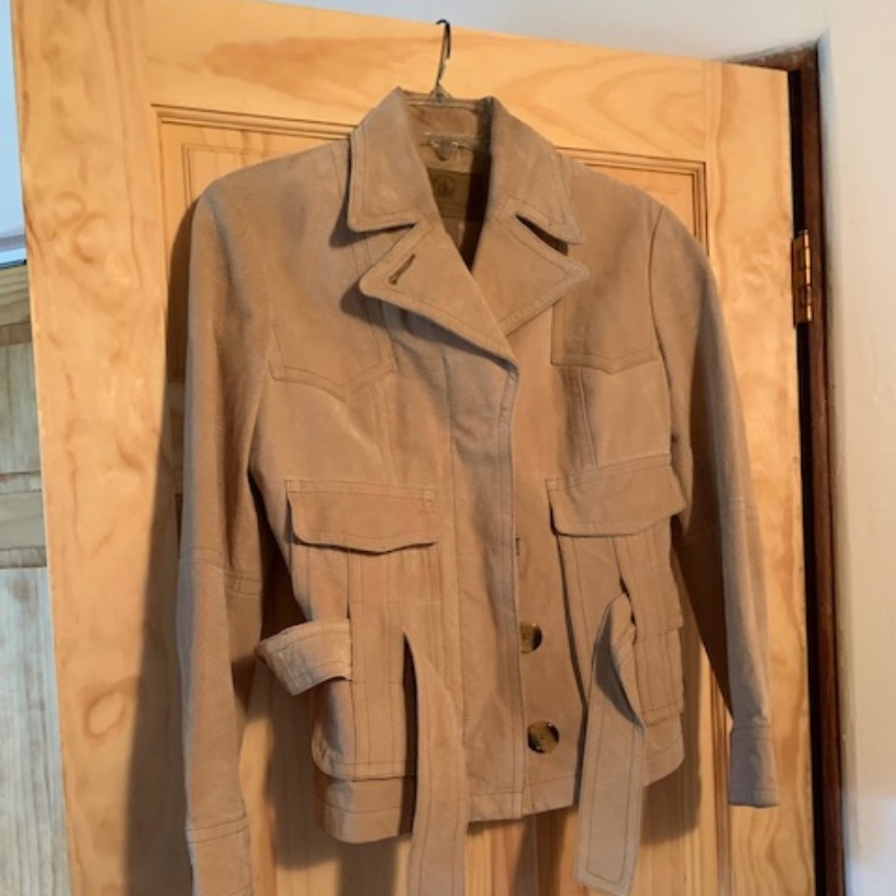 Great Northwest , NEW leather,  suade ,Med , tan, jacket, with belt, excellent